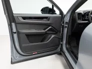 Porsche Cayenne GTS Coupé III Рестайлинг, 2025 — экстерьер, фото 8
