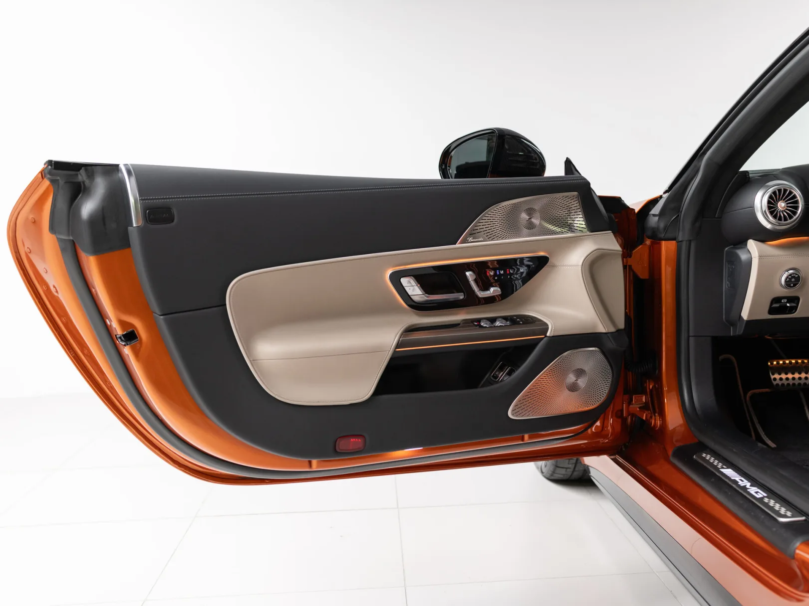 Mercedes-Benz SL-Класс AMG SL 63 S E Performance IV (R232), 2024 — экстерьер, фото 13