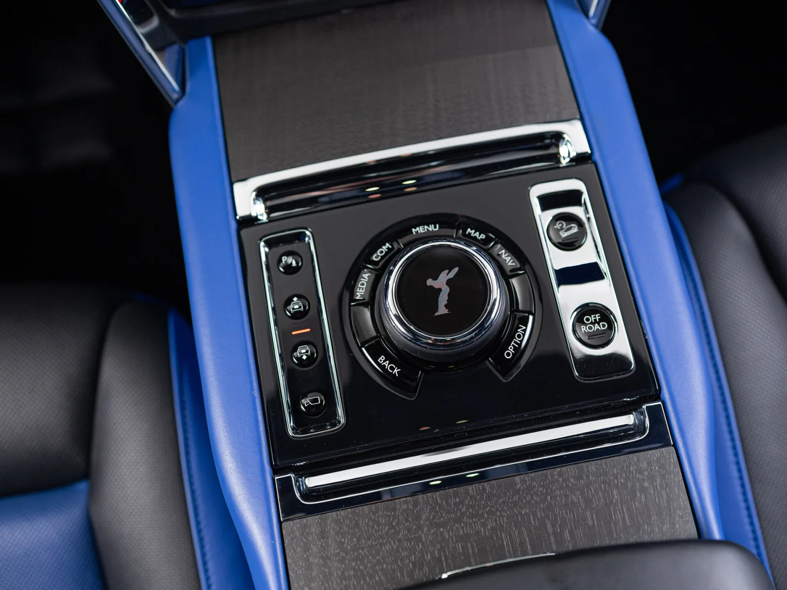 Rolls-Royce Cullinan Individual I (Series I), 2020 — экстерьер, фото 18