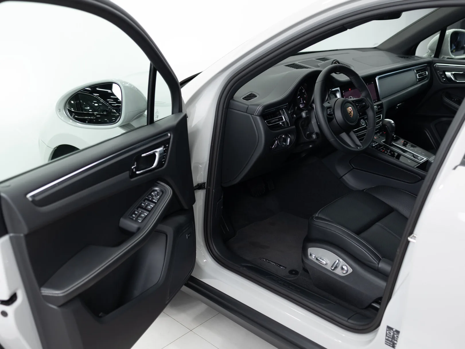 Porsche Macan Базовая I Рестайлинг 2, 2025 — экстерьер, фото 7
