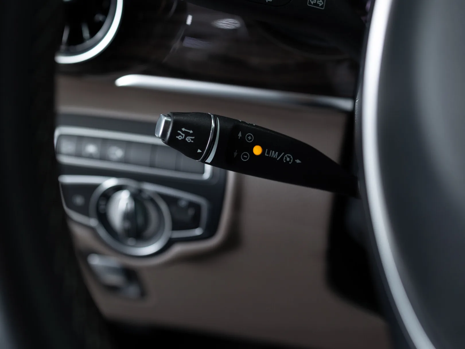 Mercedes-Benz V-Класс VIP III (W447) Рестайлинг, 2020 — экстерьер, фото 26