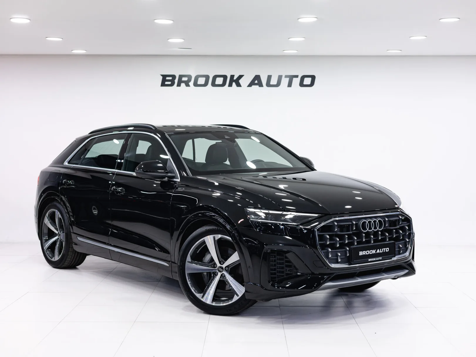 Audi Q8 55 TFSI I (4M) Рестайлинг, 2024 — экстерьер, фото 3