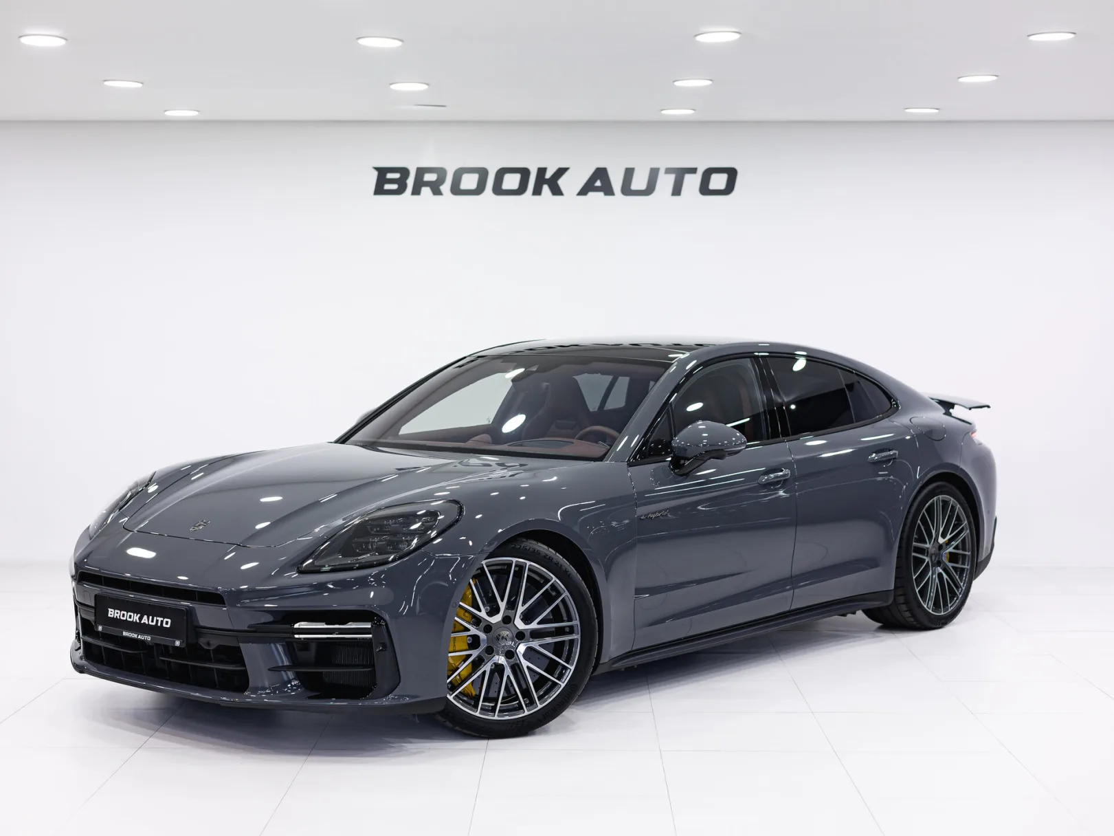 Porsche Panamera Turbo E-Hybrid III, 2025 — экстерьер, фото 1