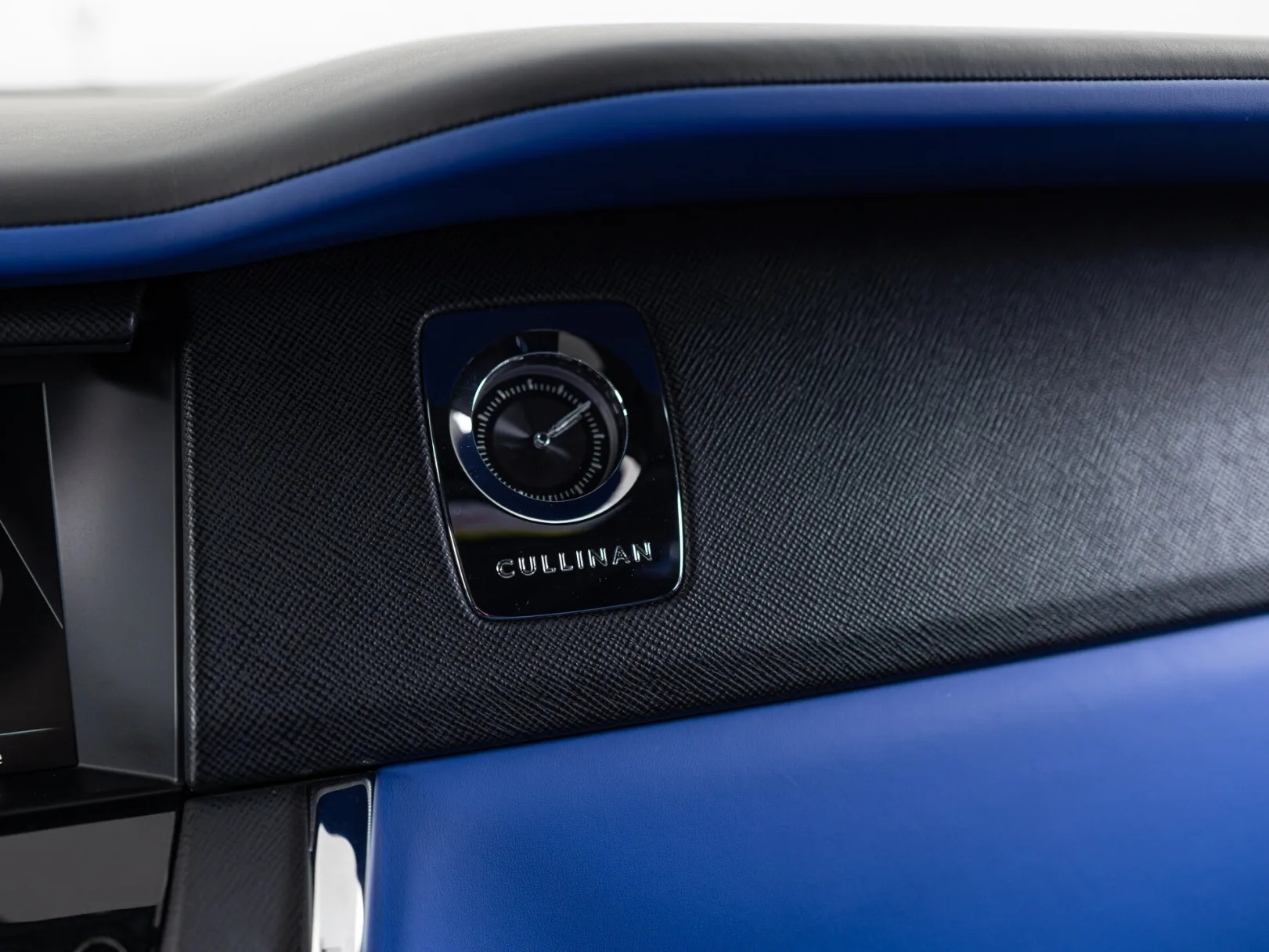Rolls-Royce Cullinan Individual I (Series I), 2020 — экстерьер, фото 20