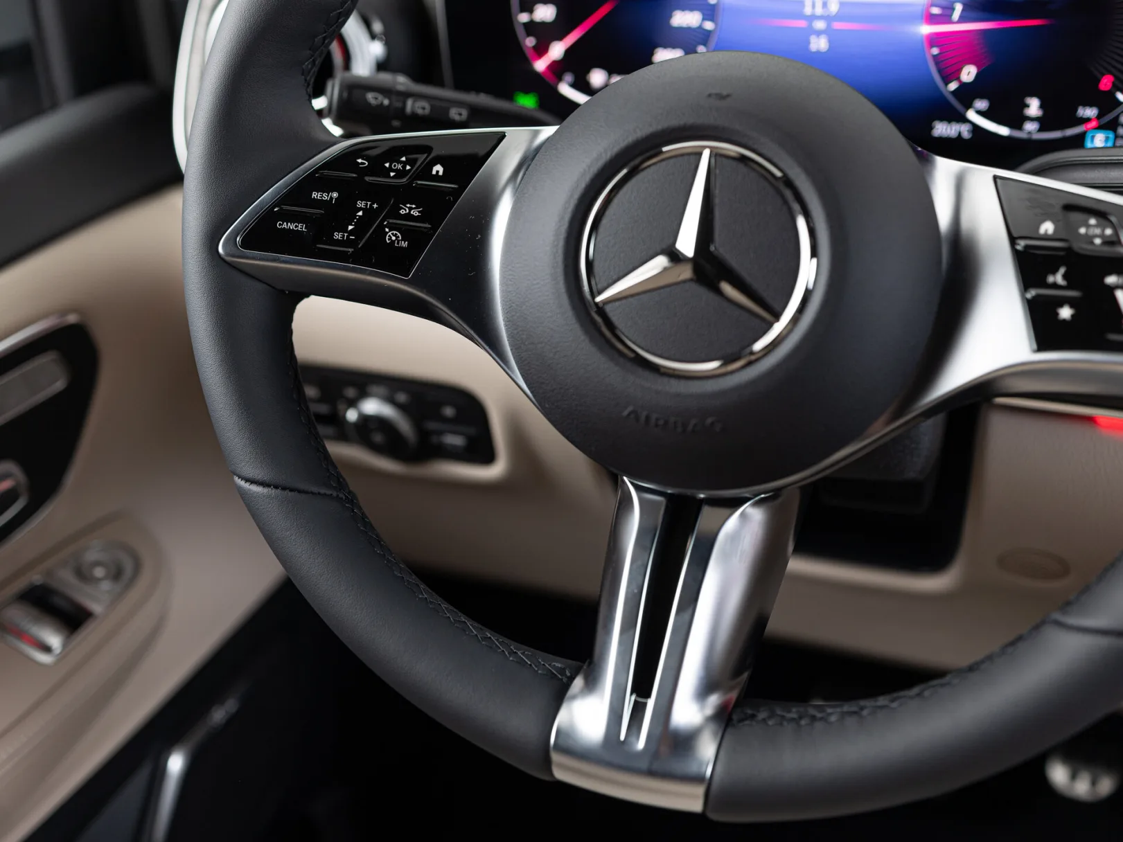 Mercedes-Benz V-Класс Exclusive III (W447) Рестайлинг 2, 2025 — экстерьер, фото 14