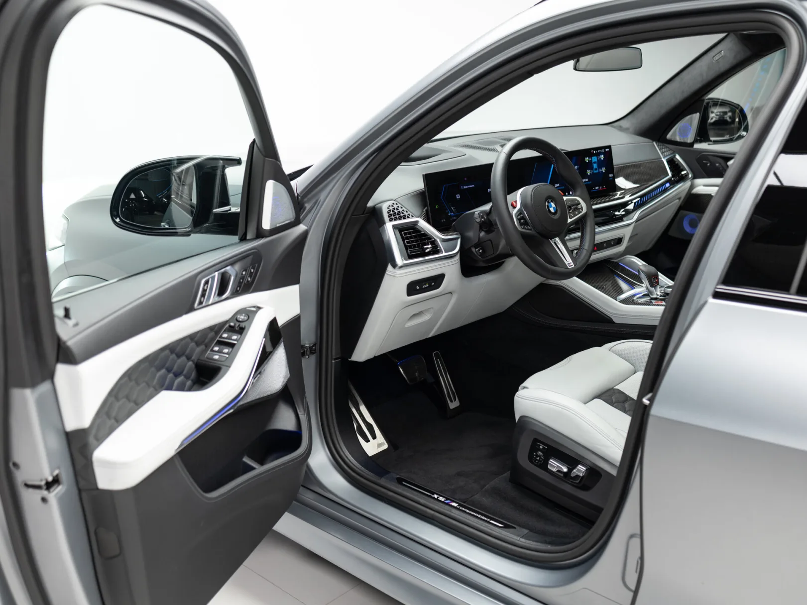 BMW X5 M Competition III (F95) Рестайлинг, 2026 — экстерьер, фото 7