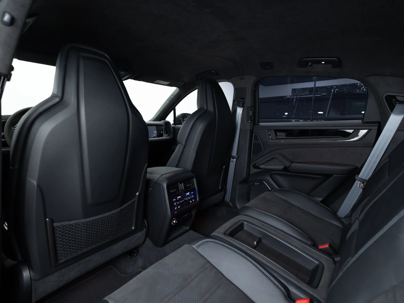 Porsche Cayenne Turbo GT III Рестайлинг, 2025 — экстерьер, фото 27