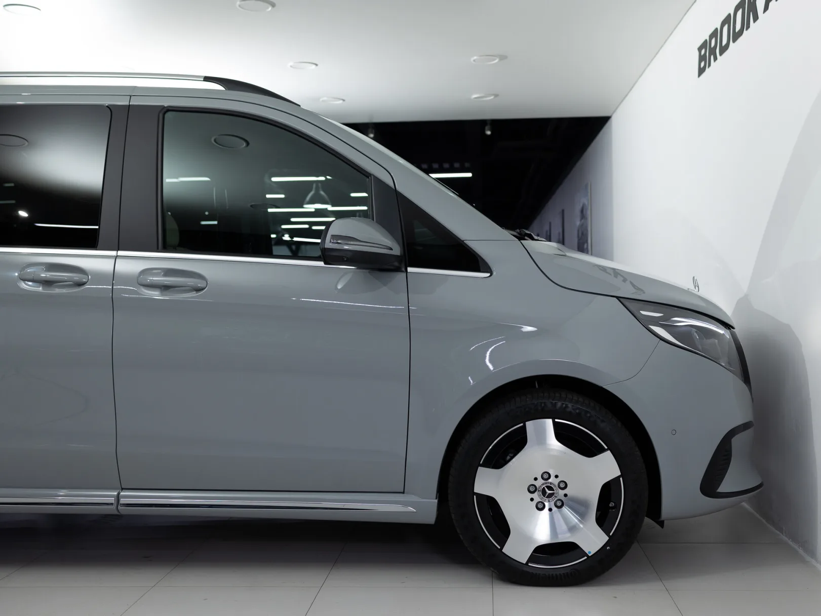 Mercedes-Benz V-Класс Exclusive III (W447) Рестайлинг 2, 2025 — экстерьер, фото 38