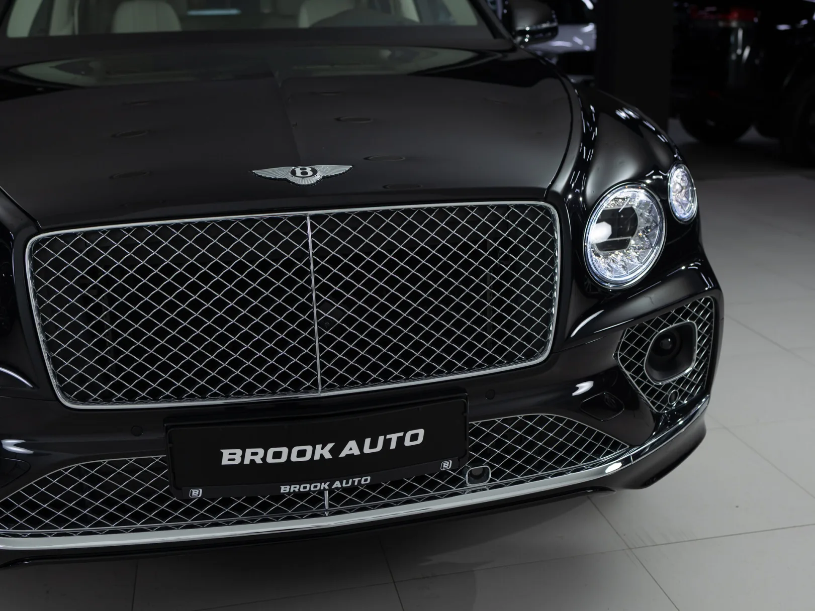 Bentley Bentayga Individual I Рестайлинг, 2022 — экстерьер, фото 43