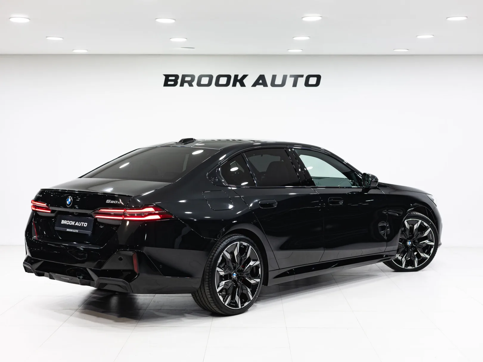 BMW 5 серии 520d xDrive VIII (G60/G61/G68), 2025 — экстерьер, фото 6