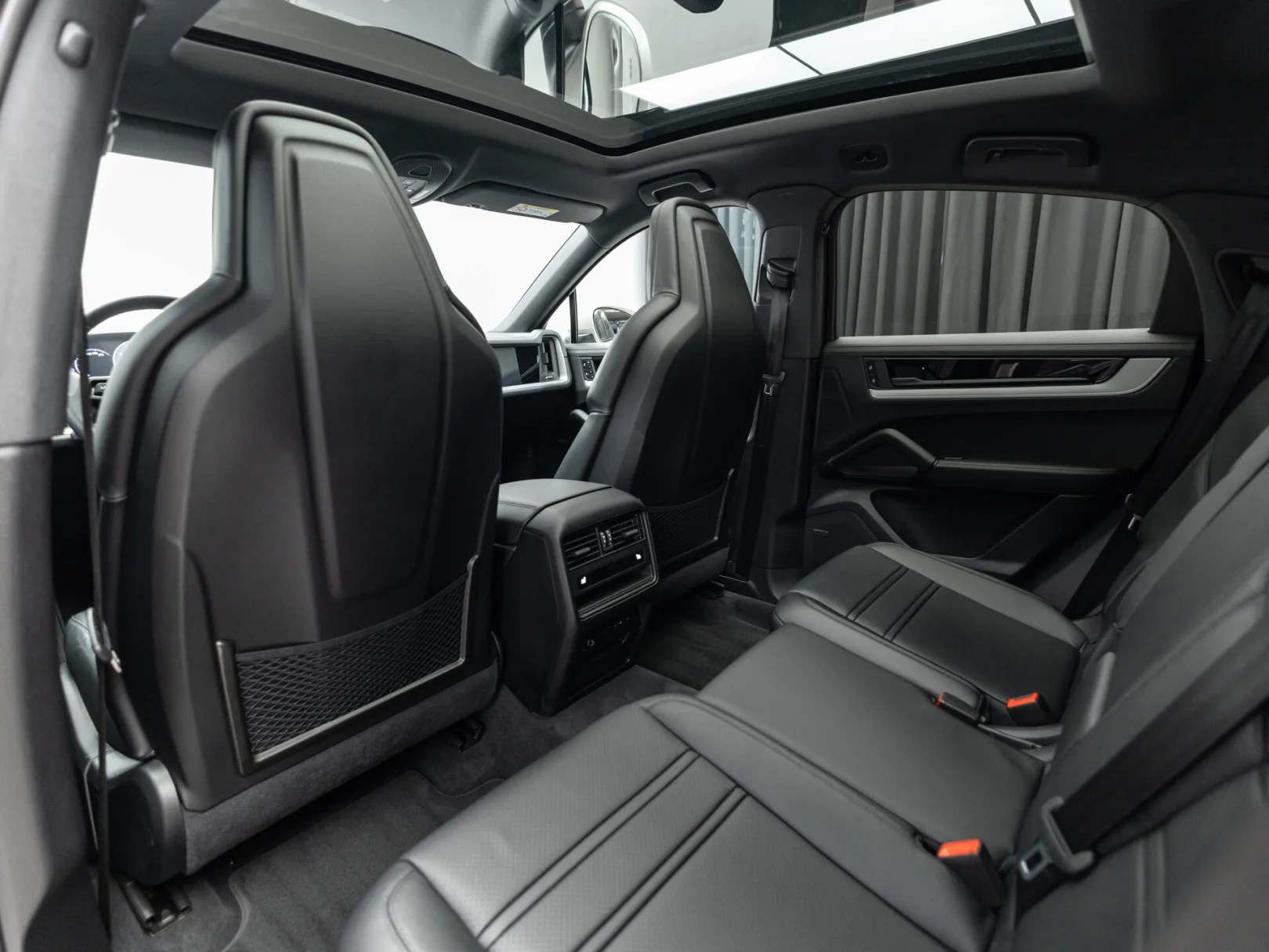 Porsche Cayenne Coupé III Рестайлинг, 2024 — экстерьер, фото 28