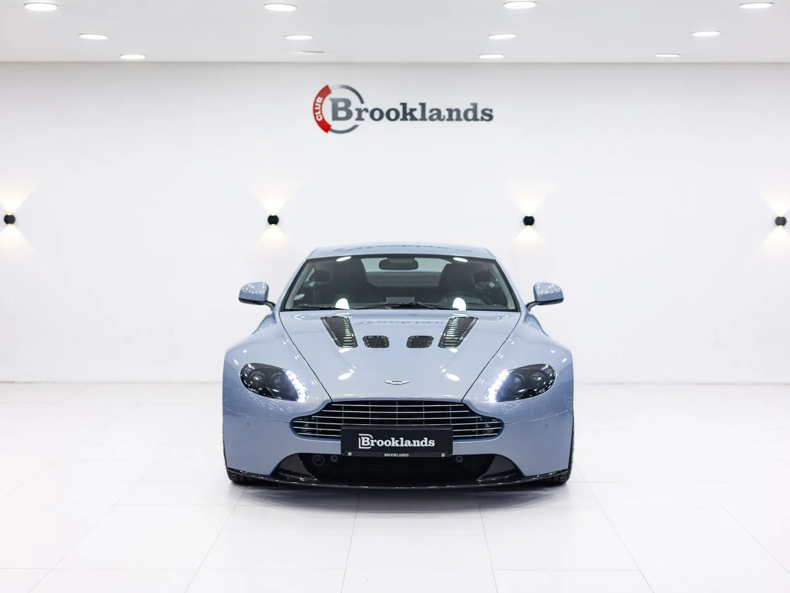Aston Martin V12 Vantage Carbon Black I, 2010 — экстерьер, фото 2