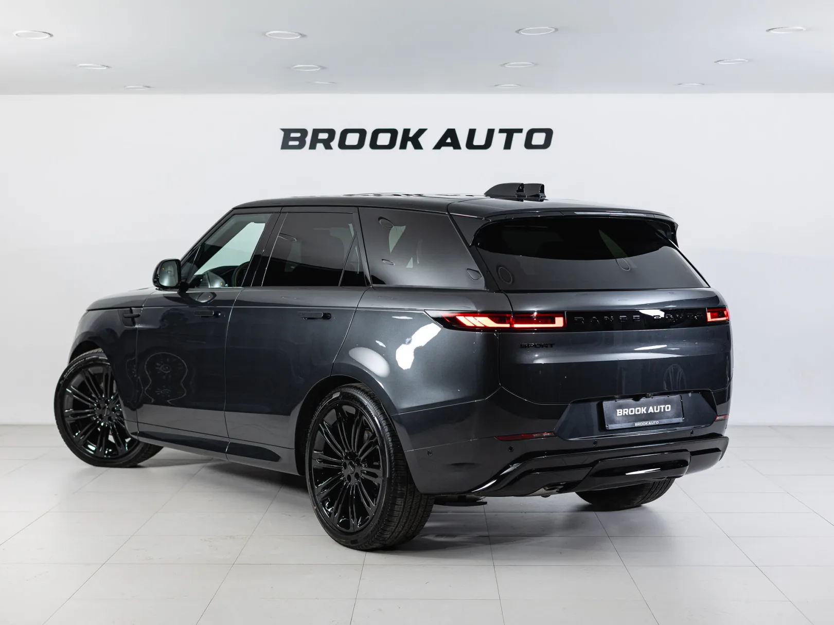 Land Rover Range Rover Sport Dynamic HSE III, 2026 — экстерьер, фото 4