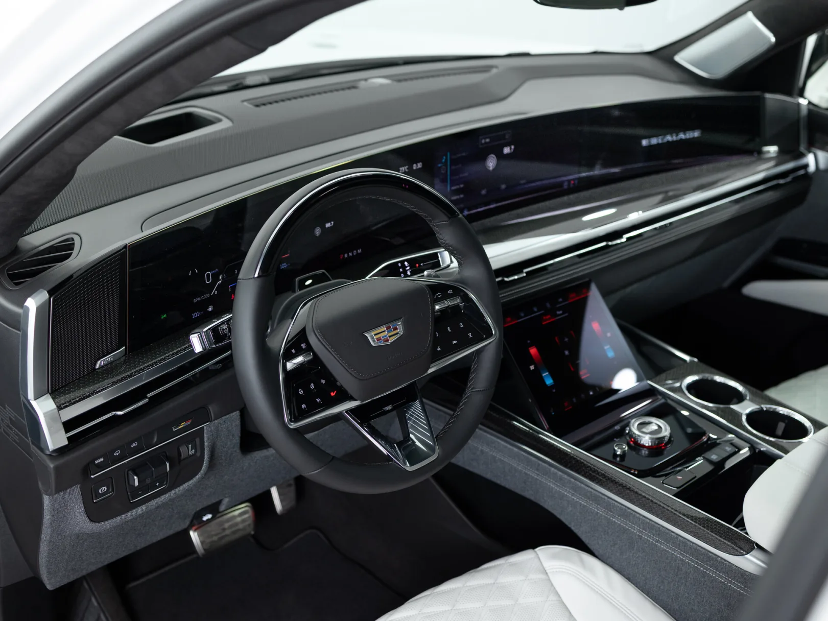 Cadillac Escalade-V V-series I Рестайлинг, 2025 — экстерьер, фото 9