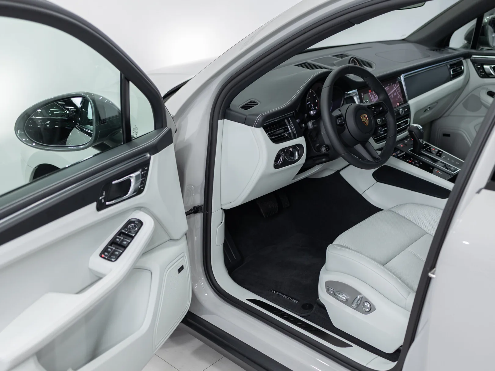 Porsche Macan T I Рестайлинг 2, 2025 — экстерьер, фото 7