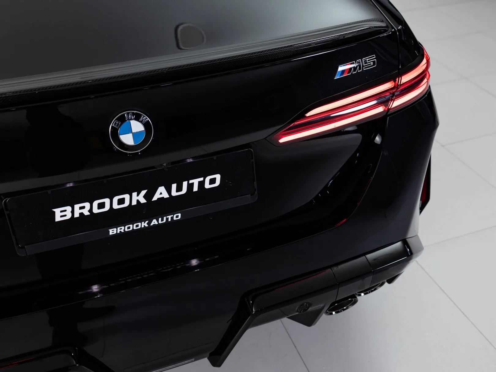 BMW M5 VII (G90), 2025 — экстерьер, фото 33