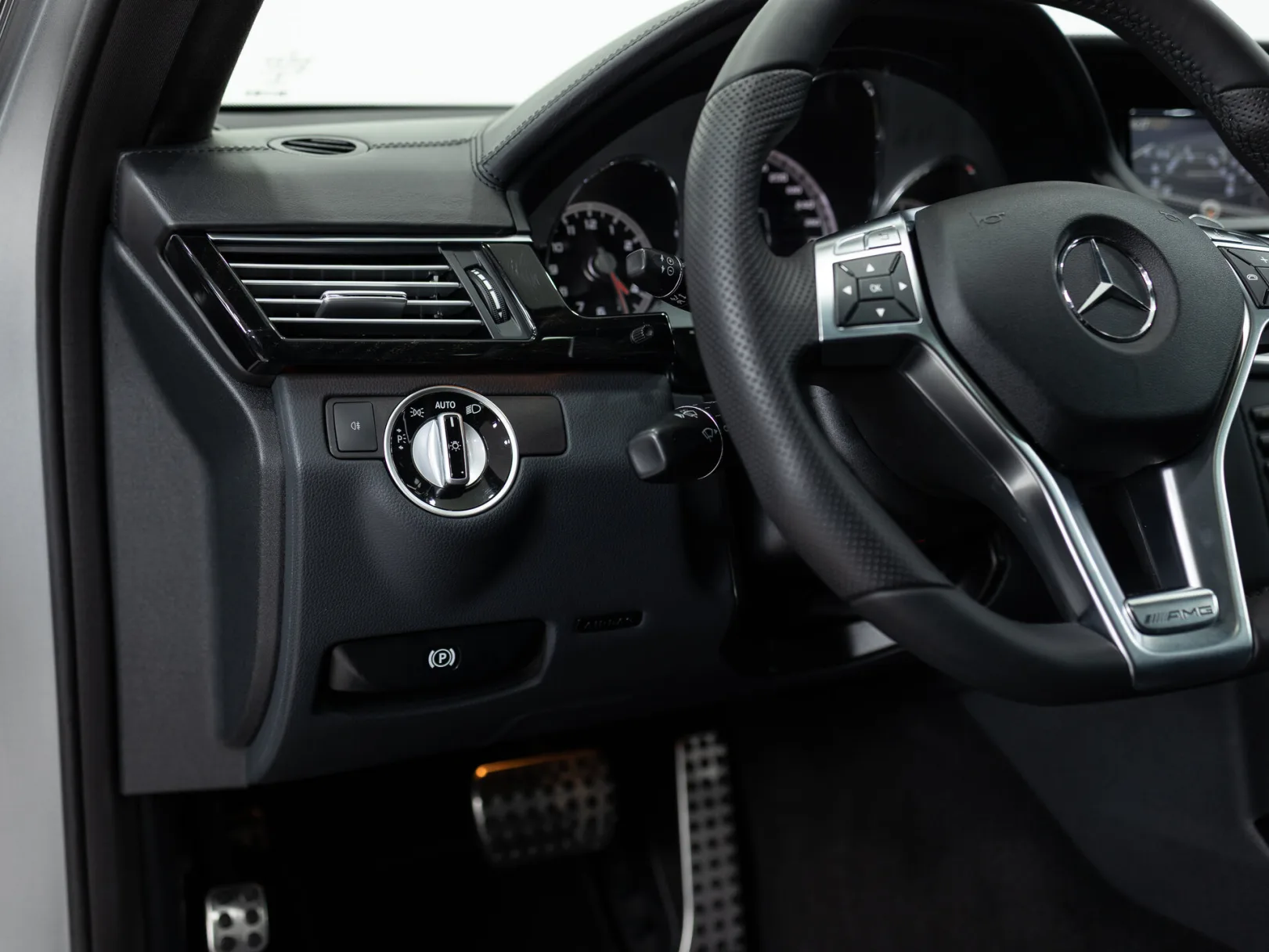 Mercedes-Benz E-Класс AMG E 63 AMG IV (W212, S212), 2011 — экстерьер, фото 15