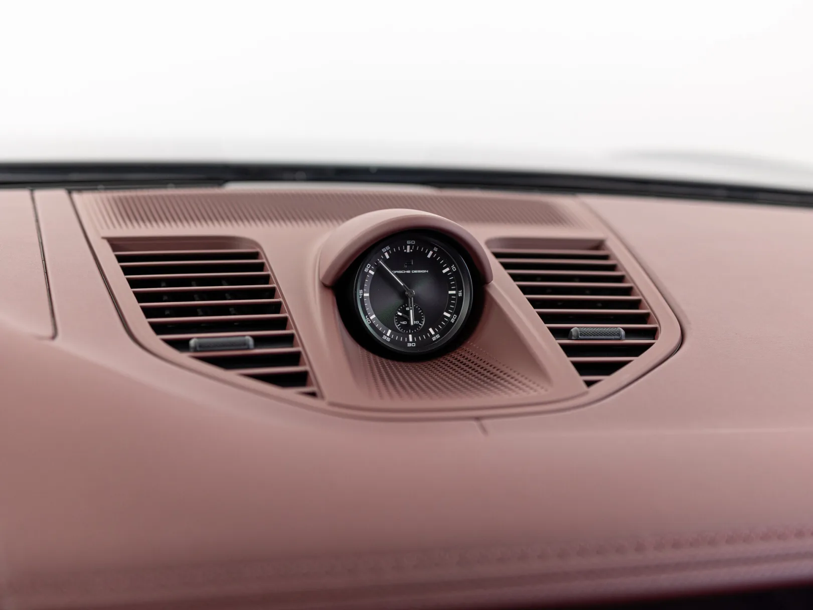 Porsche Panamera Turbo E-Hybrid III, 2025 — экстерьер, фото 18
