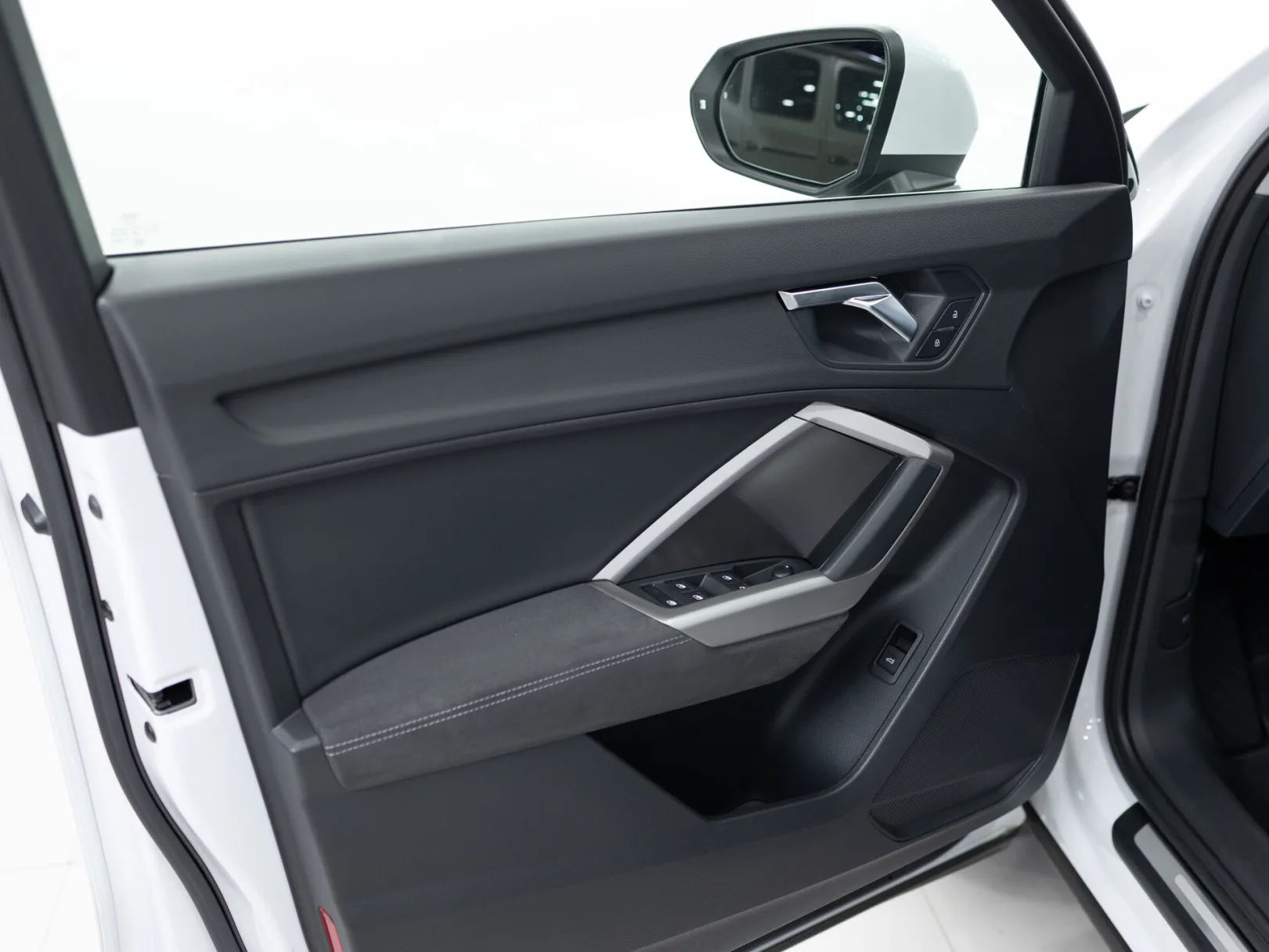Audi Q3 35 TFSI Aggressive dynamic II (F3), 2023 — экстерьер, фото 8