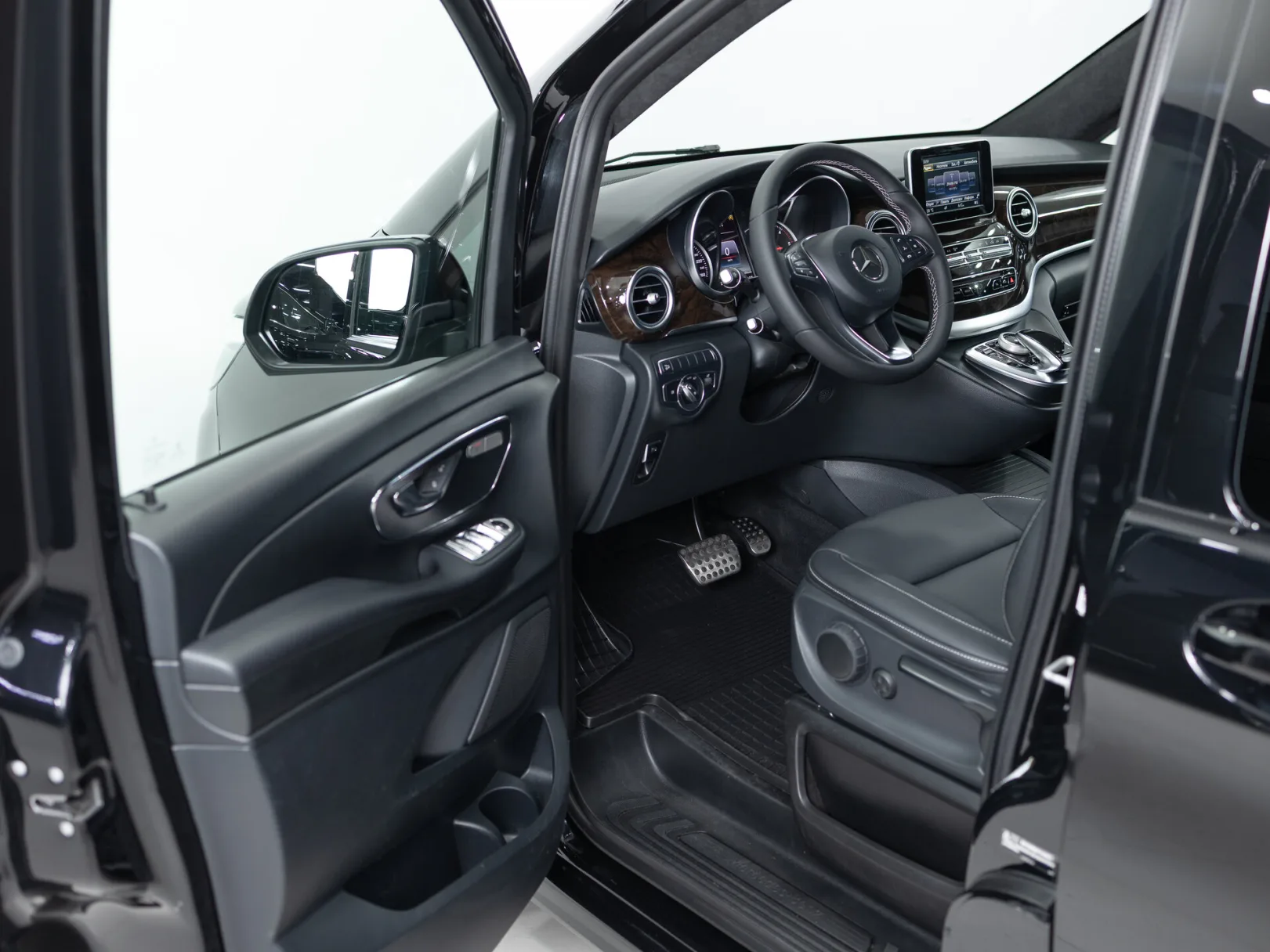 Mercedes-Benz V-Класс III (W447), 2017 — экстерьер, фото 37
