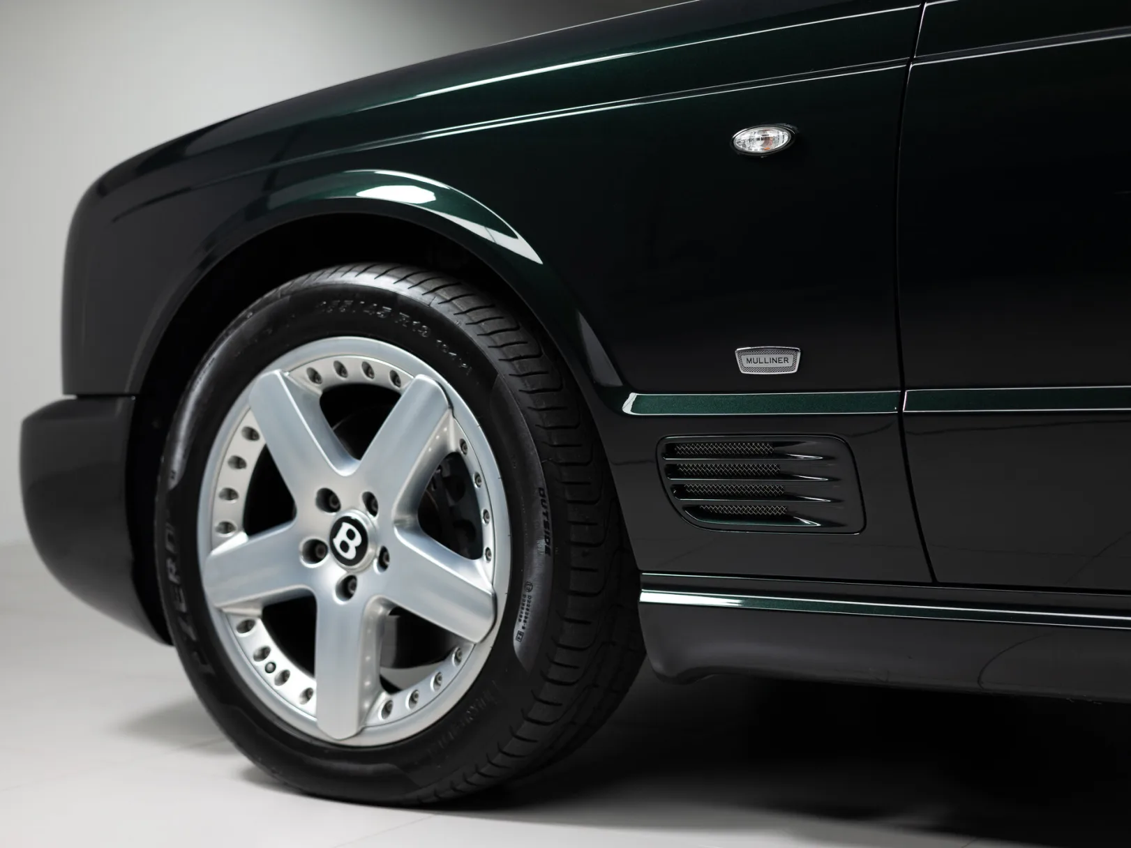 Bentley Arnage I Рестайлинг, 2006 — экстерьер, фото 38