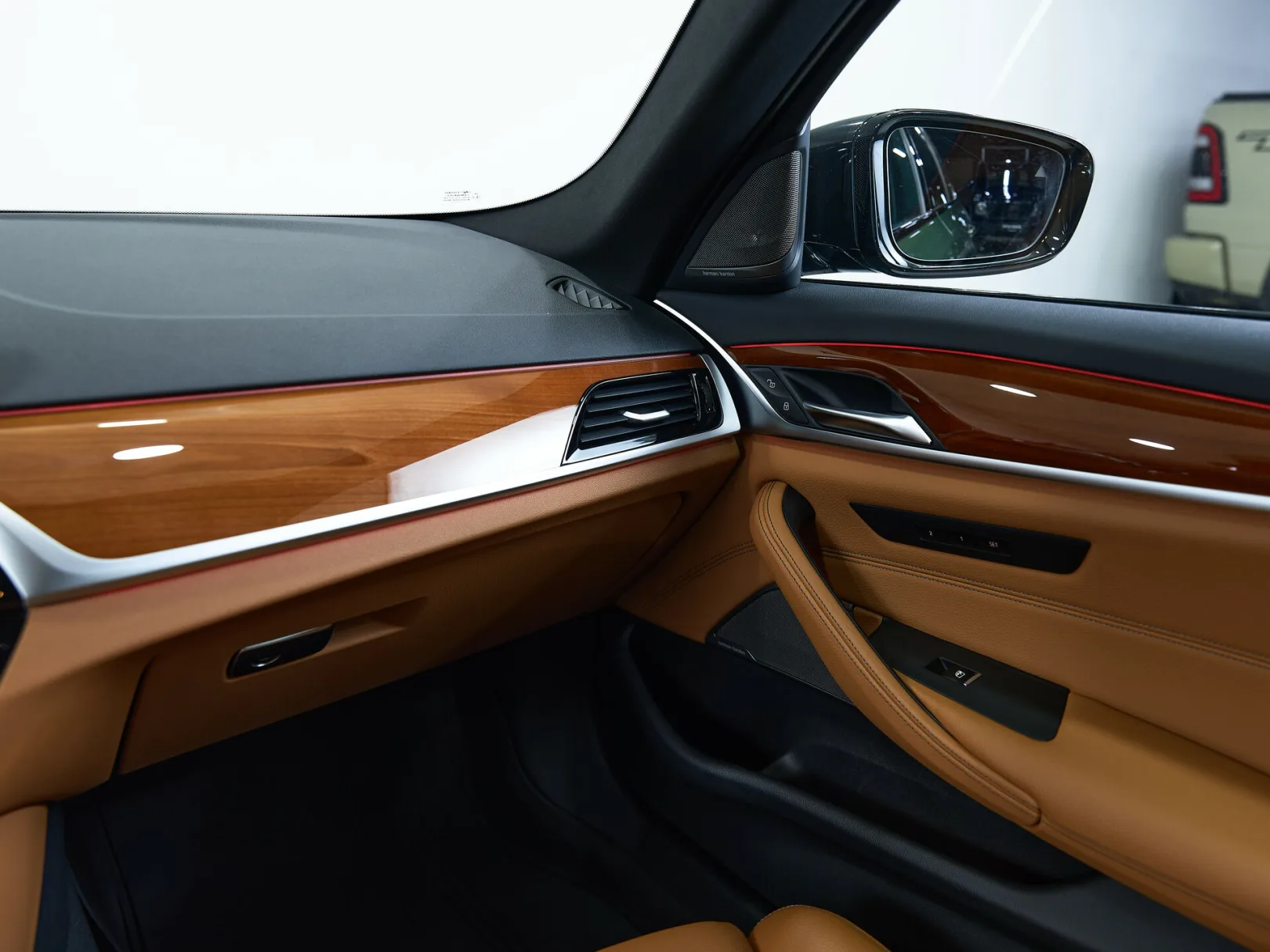 BMW 5 серии VII (G30/G31/G38) Рестайлинг, 2022 — экстерьер, фото 22