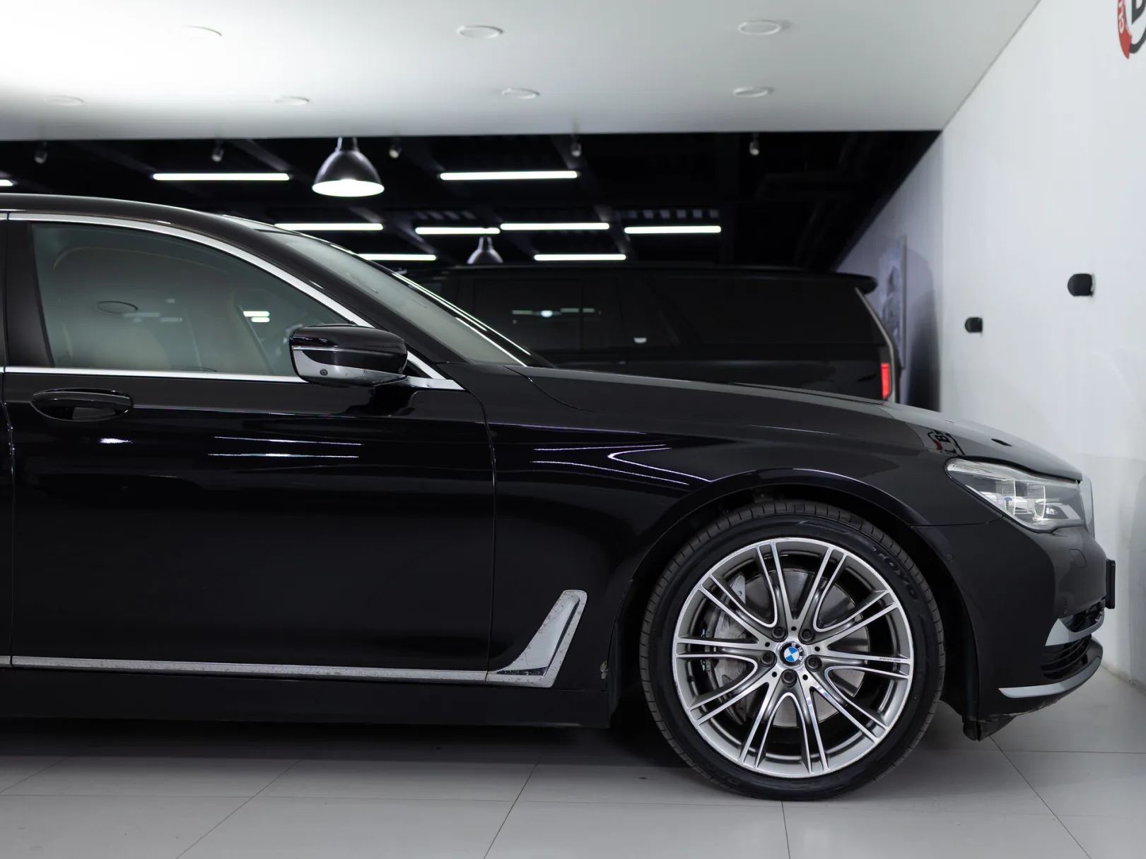 BMW 7 серии 750Ld xDrive VI (G11/G12), 2016 — экстерьер, фото 37