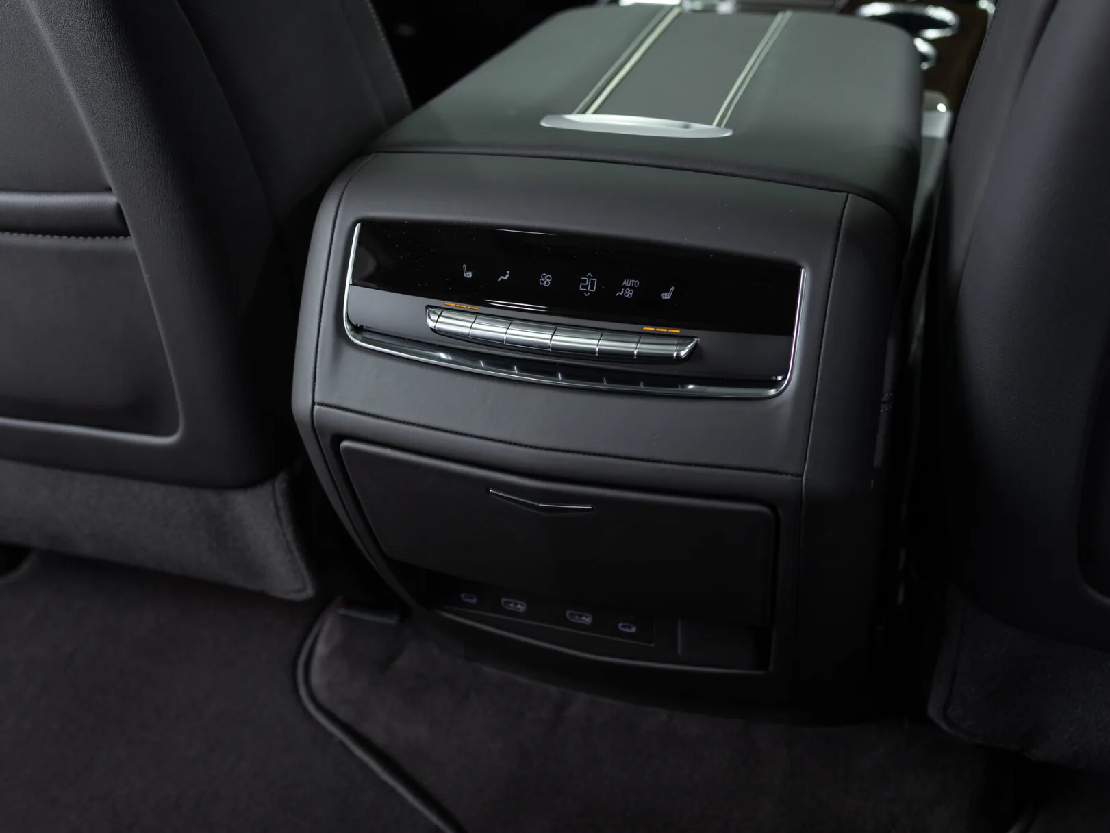 Cadillac Escalade Sport Platinum V Рестайлинг, 2025 — экстерьер, фото 29