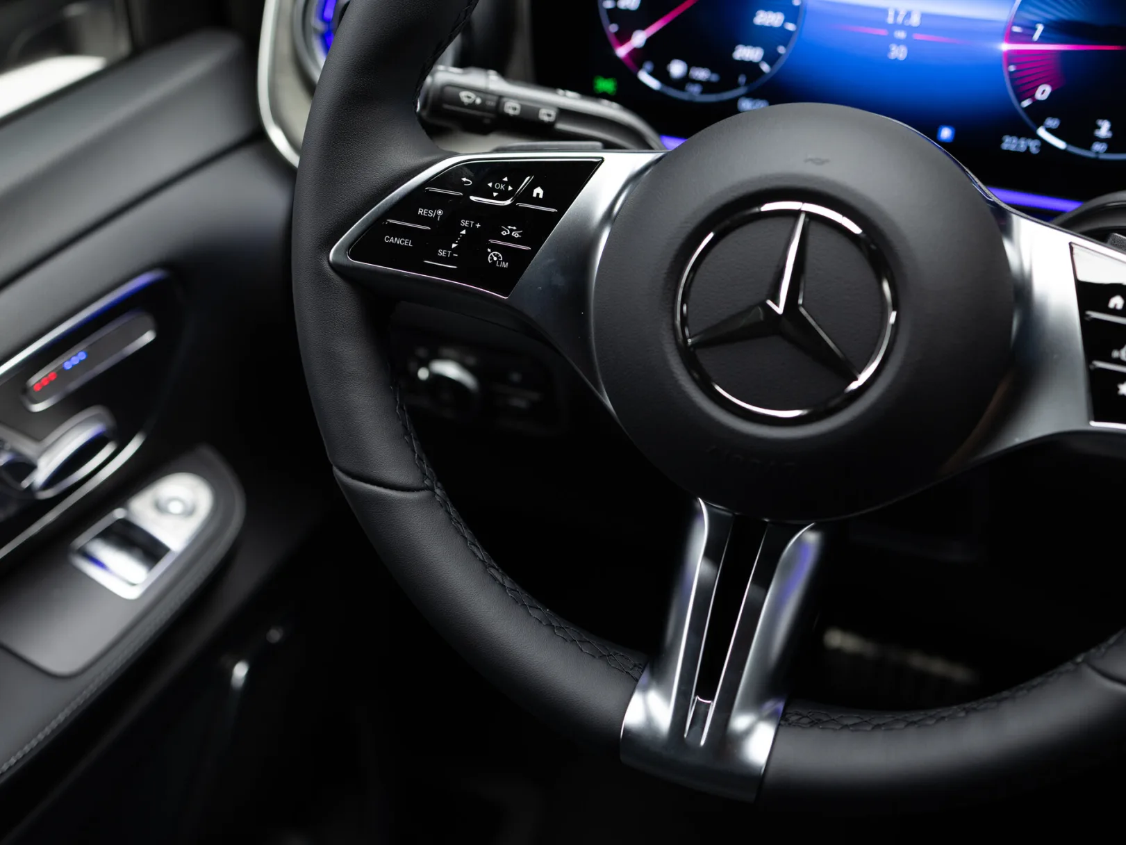 Mercedes-Benz V-Класс Exclusive III (W447) Рестайлинг 2, 2026 — экстерьер, фото 17
