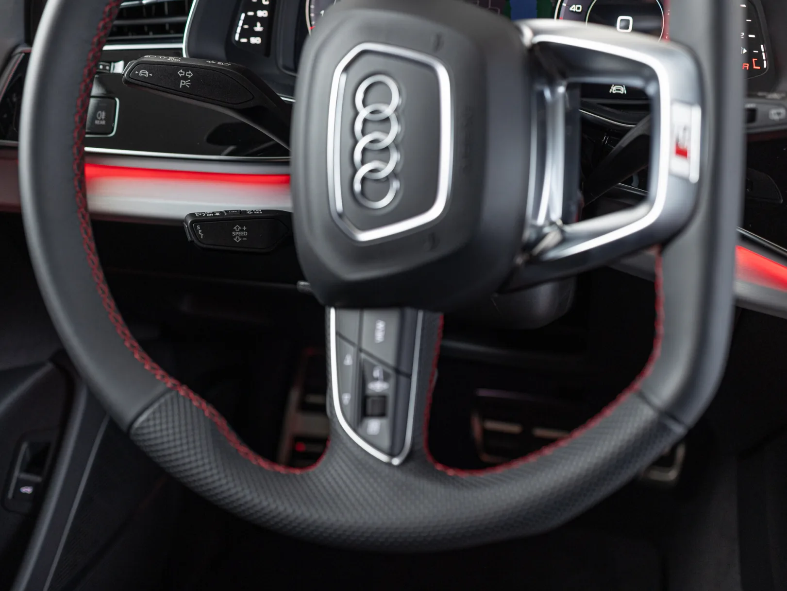 Audi Q8 55 TFSI I (4M) Рестайлинг, 2025 — экстерьер, фото 15