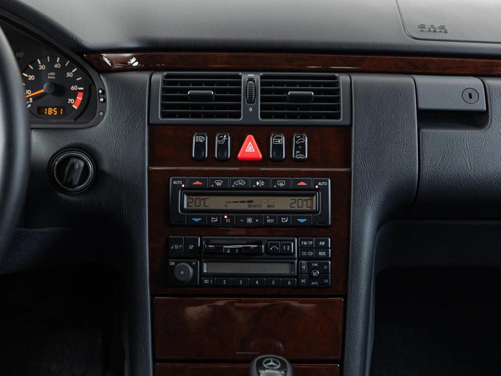 Mercedes-Benz E-Класс II (W210, S210), 1996 — экстерьер, фото 18
