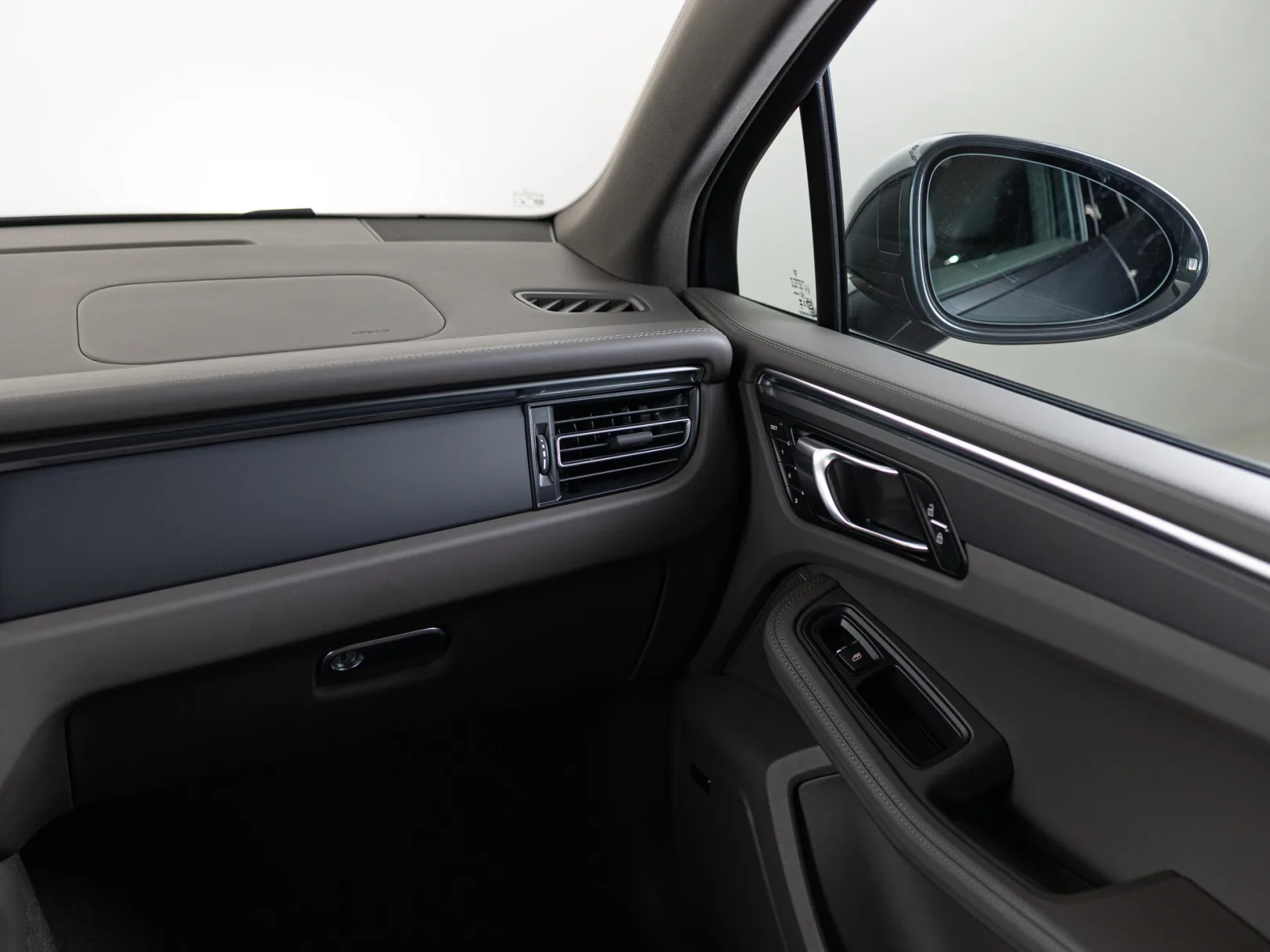 Porsche Macan Базовая I Рестайлинг 2, 2025 — экстерьер, фото 18