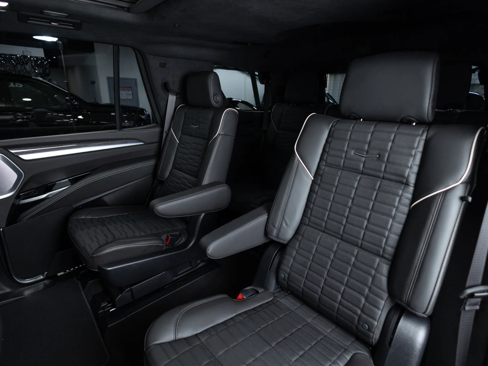 Cadillac Escalade-V V-series I Рестайлинг, 2025 — экстерьер, фото 34