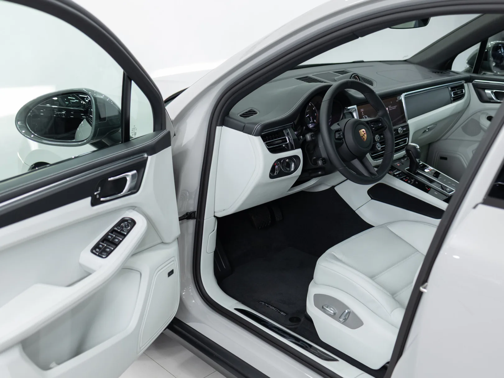 Porsche Macan T I Рестайлинг 2, 2025 — экстерьер, фото 7
