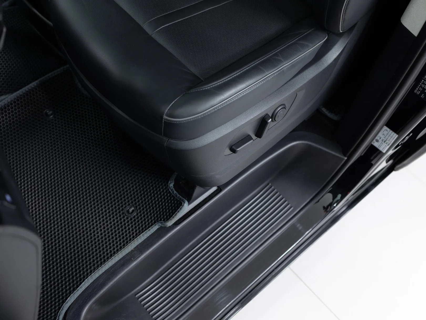 Hyundai Staria I, 2023 — экстерьер, фото 11