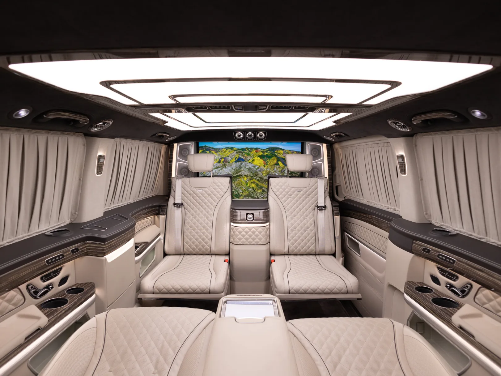 Mercedes-Benz V-Класс VIP III (W447) Рестайлинг, 2021 — экстерьер, фото 25