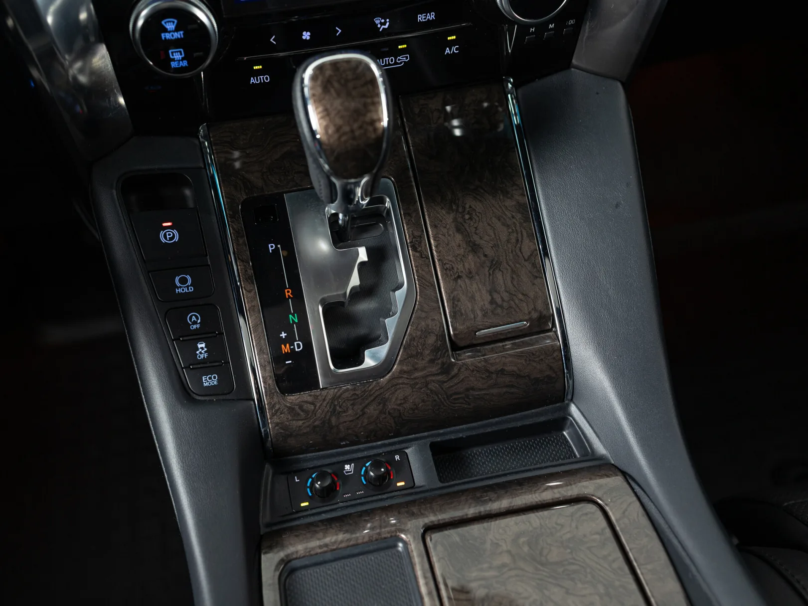 Toyota Alphard Executive Lounge III Рестайлинг, 2021 — экстерьер, фото 32