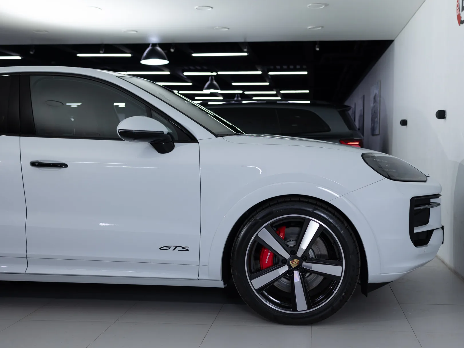 Porsche Cayenne GTS Coupé III Рестайлинг, 2024 — экстерьер, фото 37
