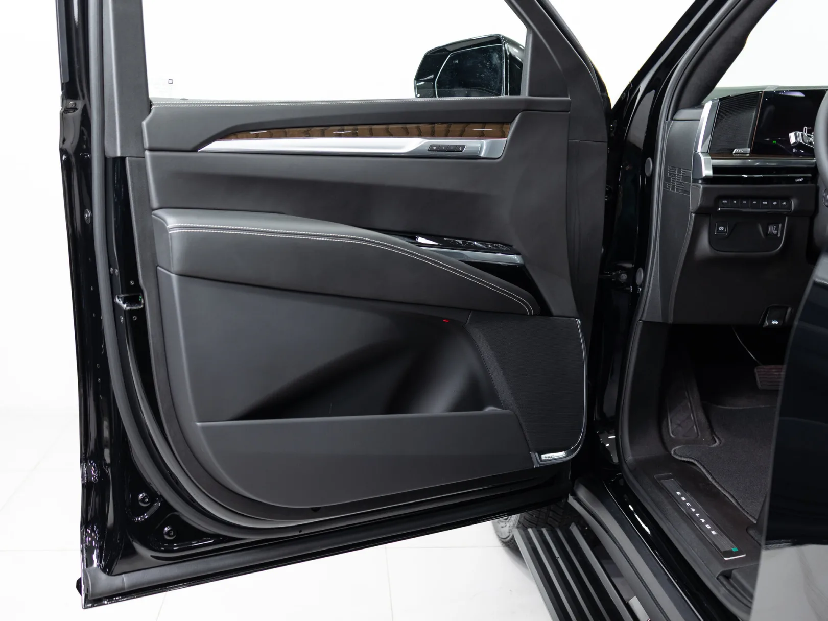 Cadillac Escalade Sport Platinum V Рестайлинг, 2025 — экстерьер, фото 9