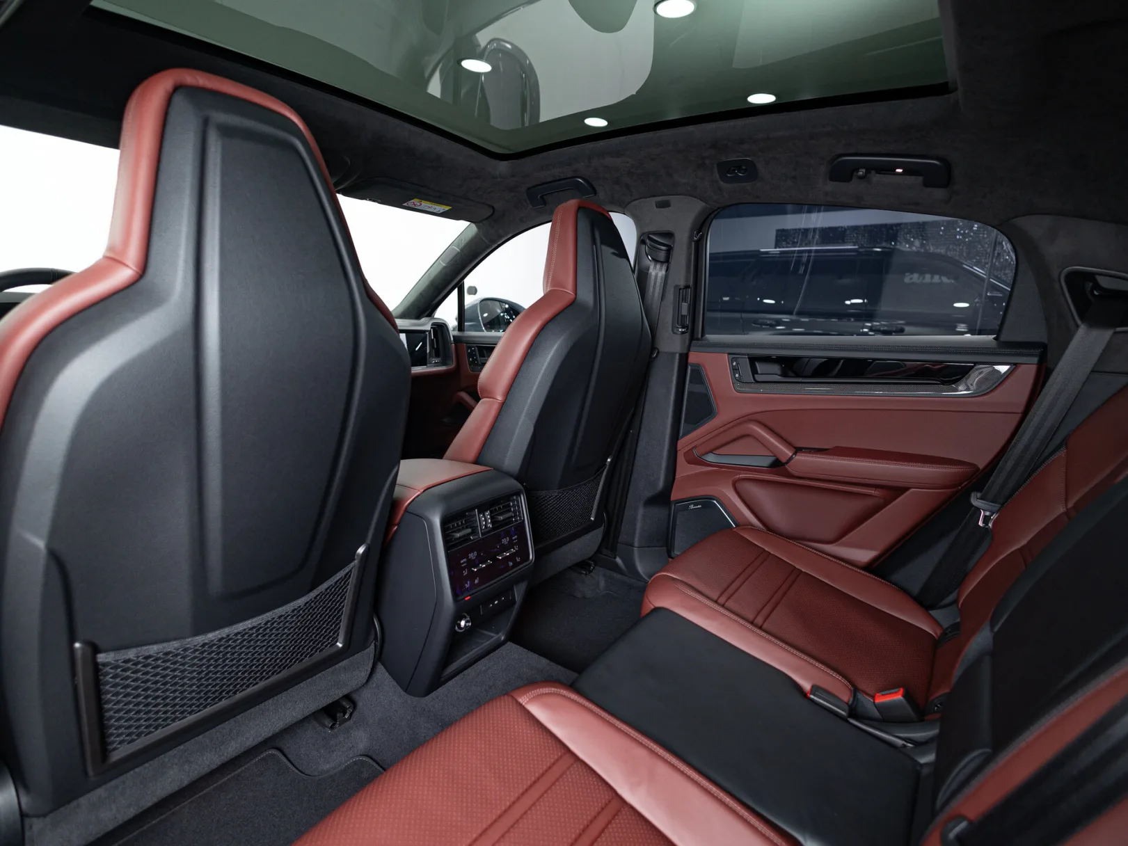 Porsche Cayenne GTS Coupé III Рестайлинг, 2024 — экстерьер, фото 27