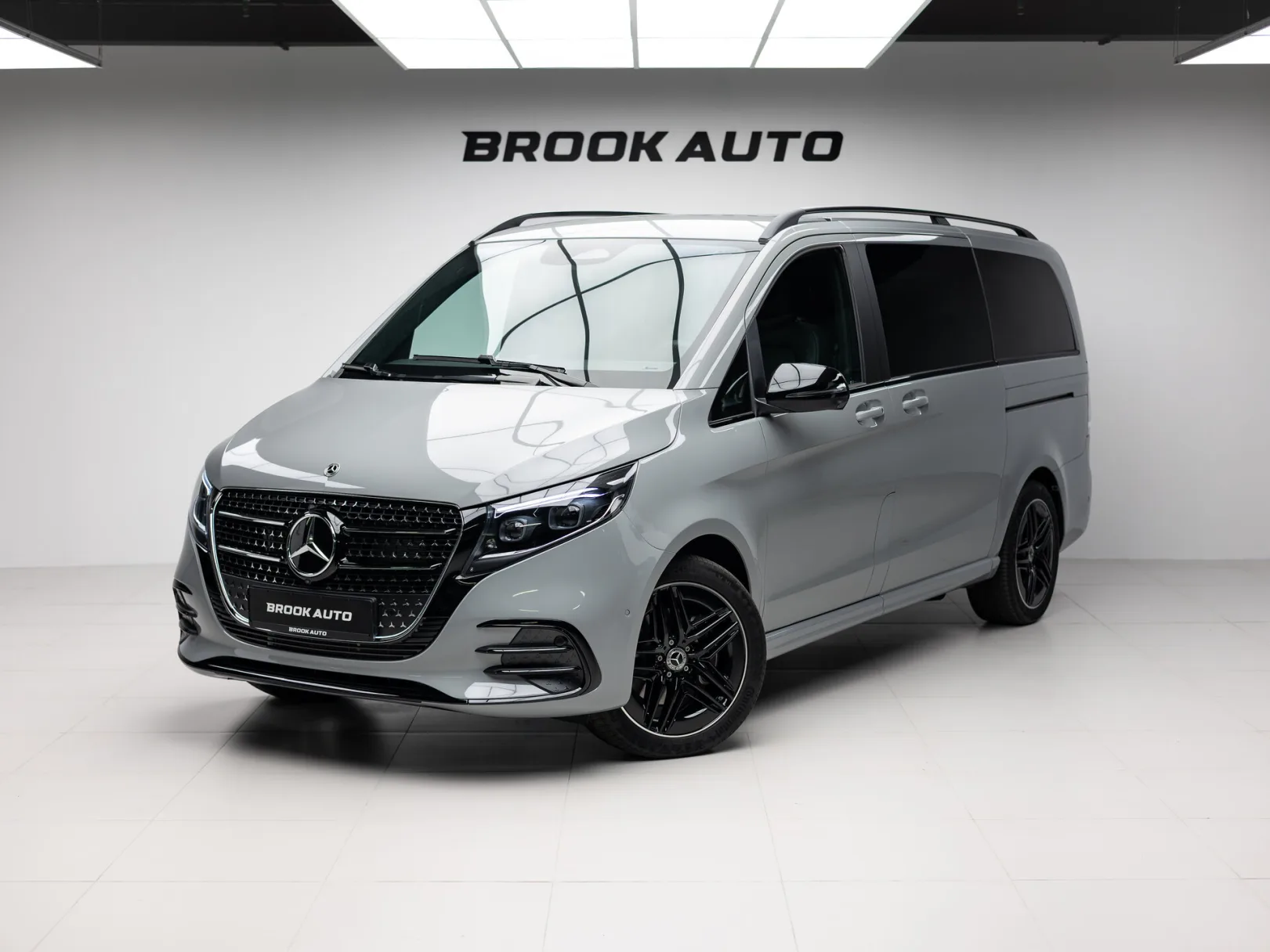 Mercedes-Benz V-Класс Exclusive AMG Line III (W447) Рестайлинг 2, 2026 — экстерьер, фото 1