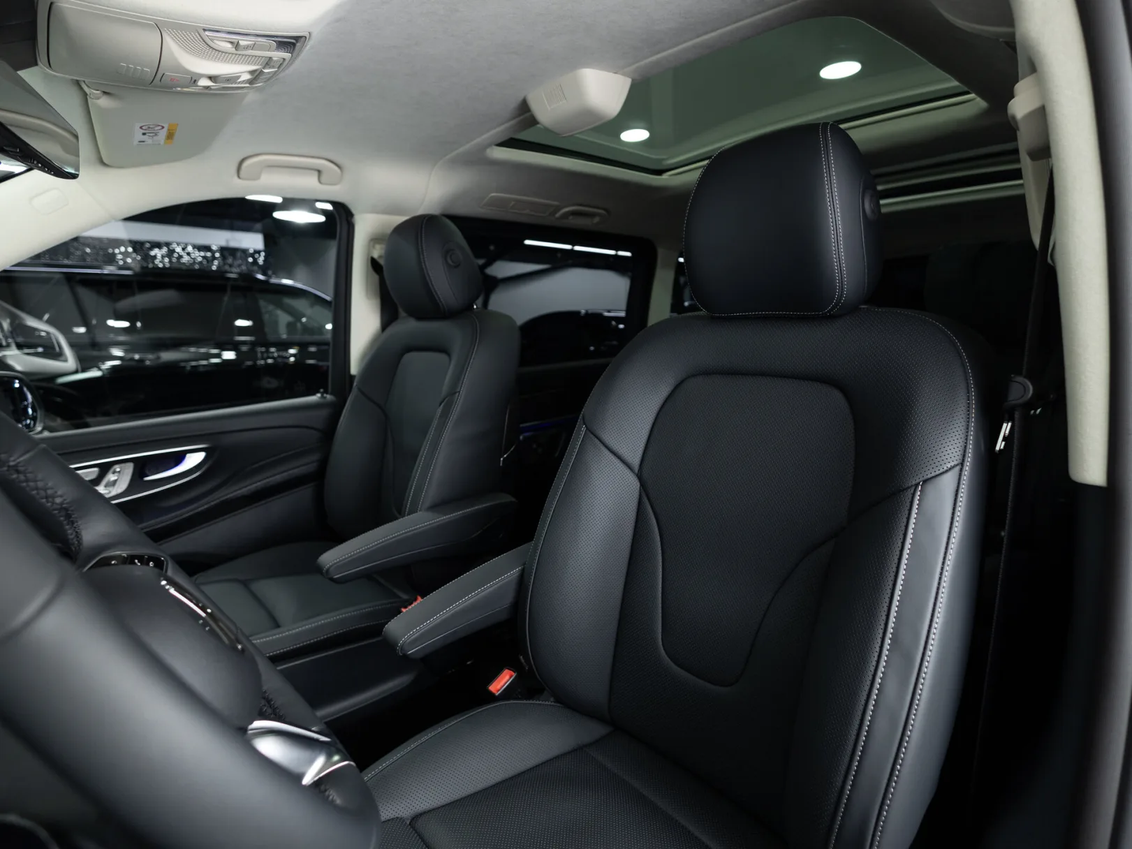 Mercedes-Benz V-Класс Exclusive III (W447) Рестайлинг 2, 2025 — экстерьер, фото 11
