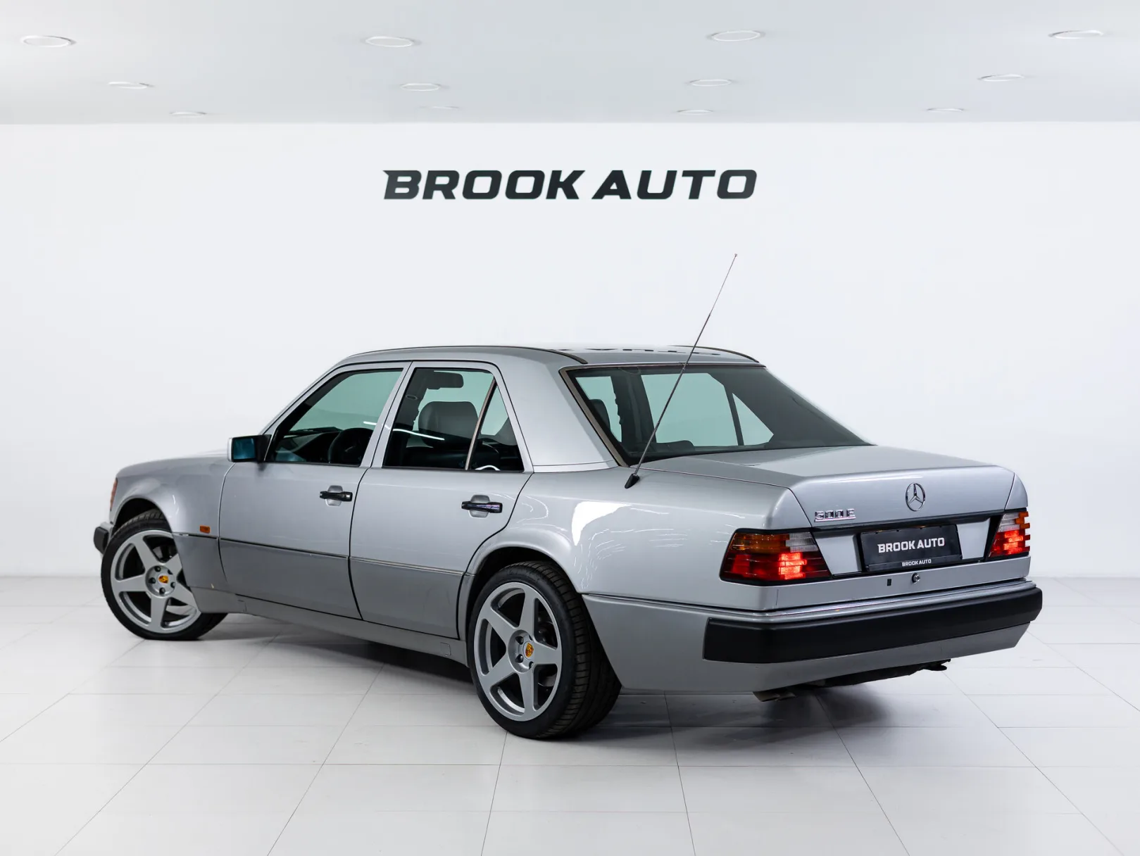 Mercedes-Benz W124 I, 1992 — экстерьер, фото 6