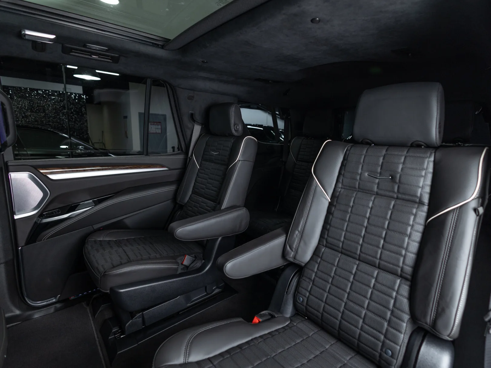 Cadillac Escalade Sport Platinum V Рестайлинг, 2025 — экстерьер, фото 30