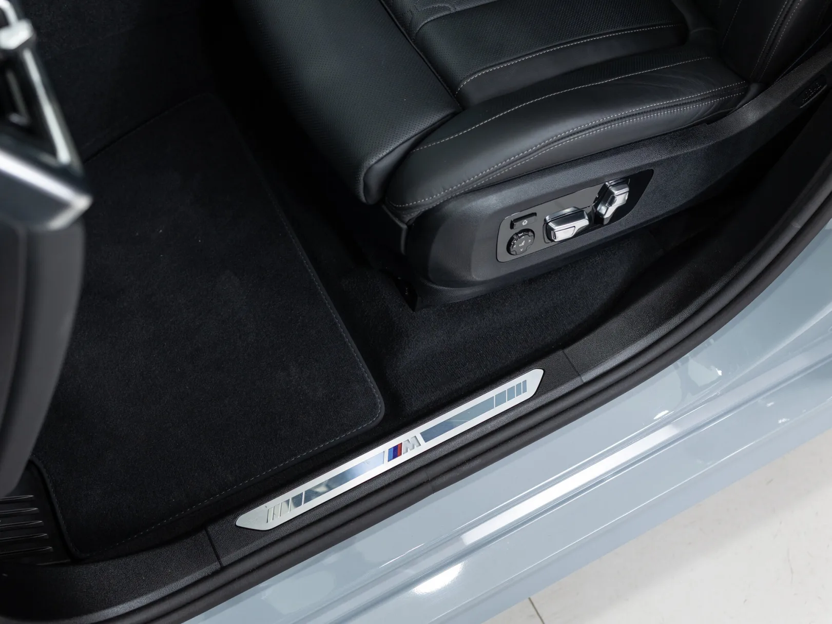 BMW X7 xDrive40d M Sport Pro I (G07) Рестайлинг, 2025 — экстерьер, фото 12