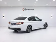 BMW 5 серии M550i xDrive M Special Edition 21 VII (G30/G31/G38) Рестайлинг, 2022 — экстерьер, фото 4