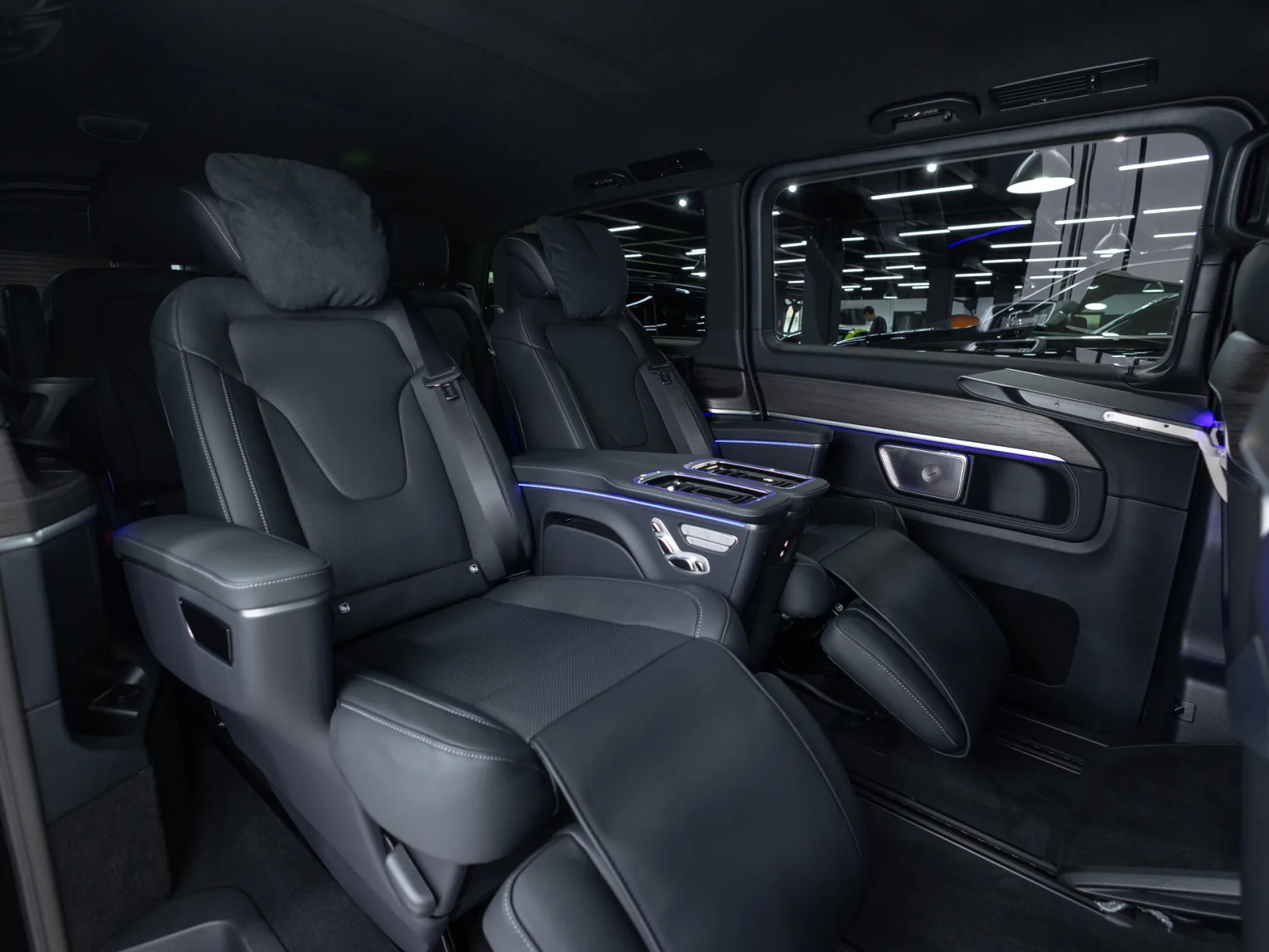 Mercedes-Benz V-Класс Exclusive III (W447) Рестайлинг 2, 2025 — экстерьер, фото 28