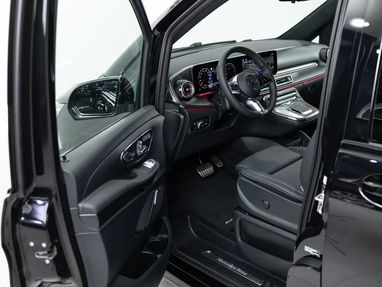 Mercedes-Benz V-Класс Exclusive AMG Line III (W447) Рестайлинг 2, 2025 — экстерьер, фото 7