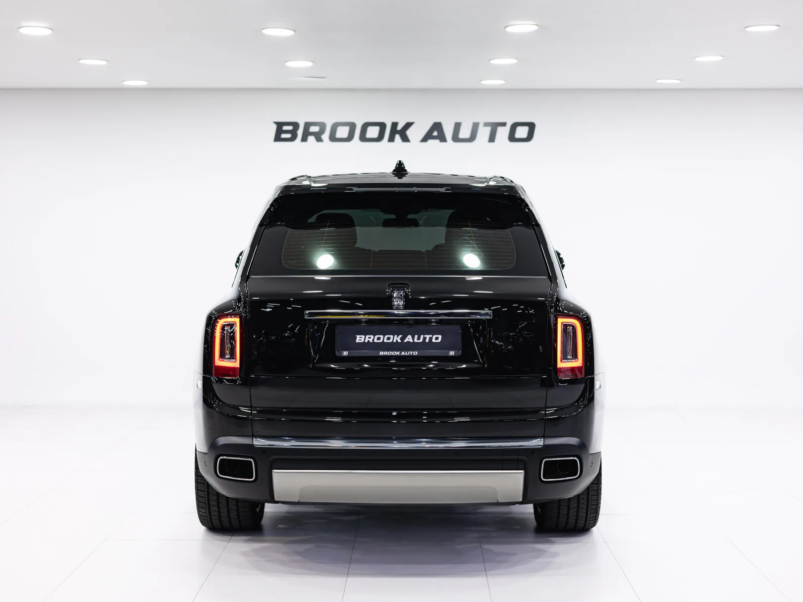 Rolls-Royce Cullinan Individual I (Series I), 2020 — экстерьер, фото 5