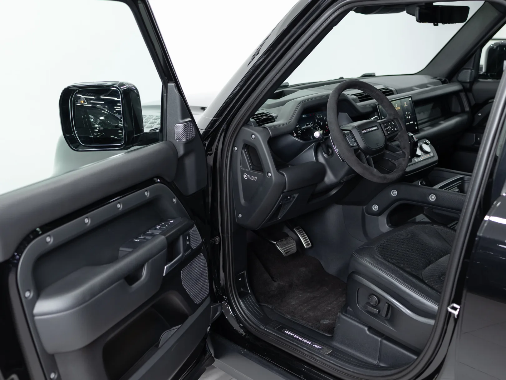 Land Rover Defender Bond Edition II, 2021 — экстерьер, фото 7